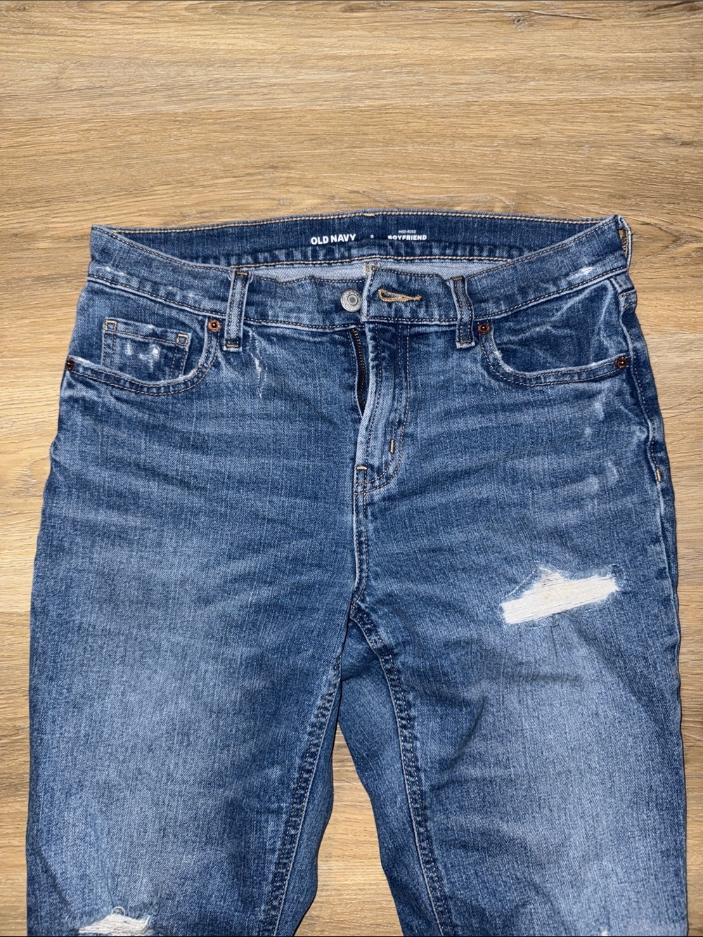 Old Navy Women's Mid-Rise Distressed Boyfriend Jeans
